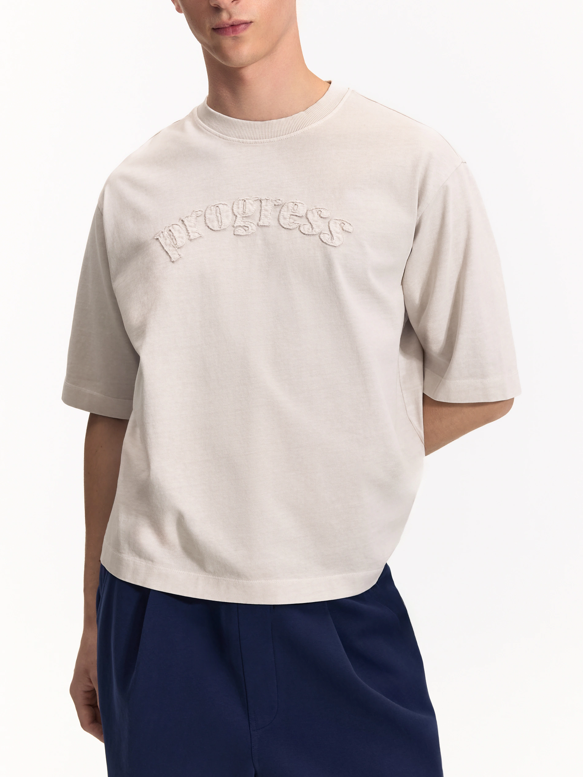 Boxy T-Shirt mit Aufnäher