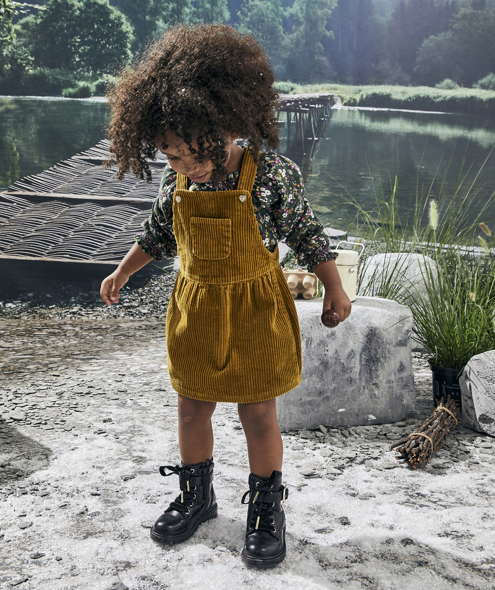 ROBE TABLIER BÉBÉ FILLE EN VELOURS VERT OLIVE