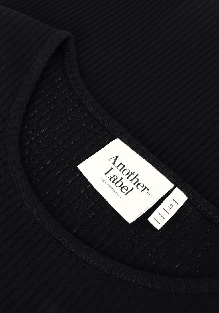 ANOTHER LABEL zwarte another label top elyne t-shirt s/s