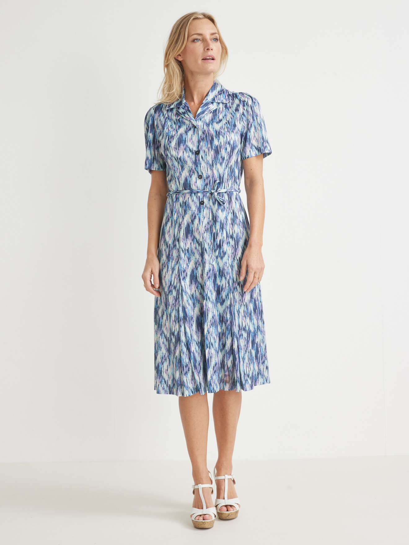 Robe classique col tailleur