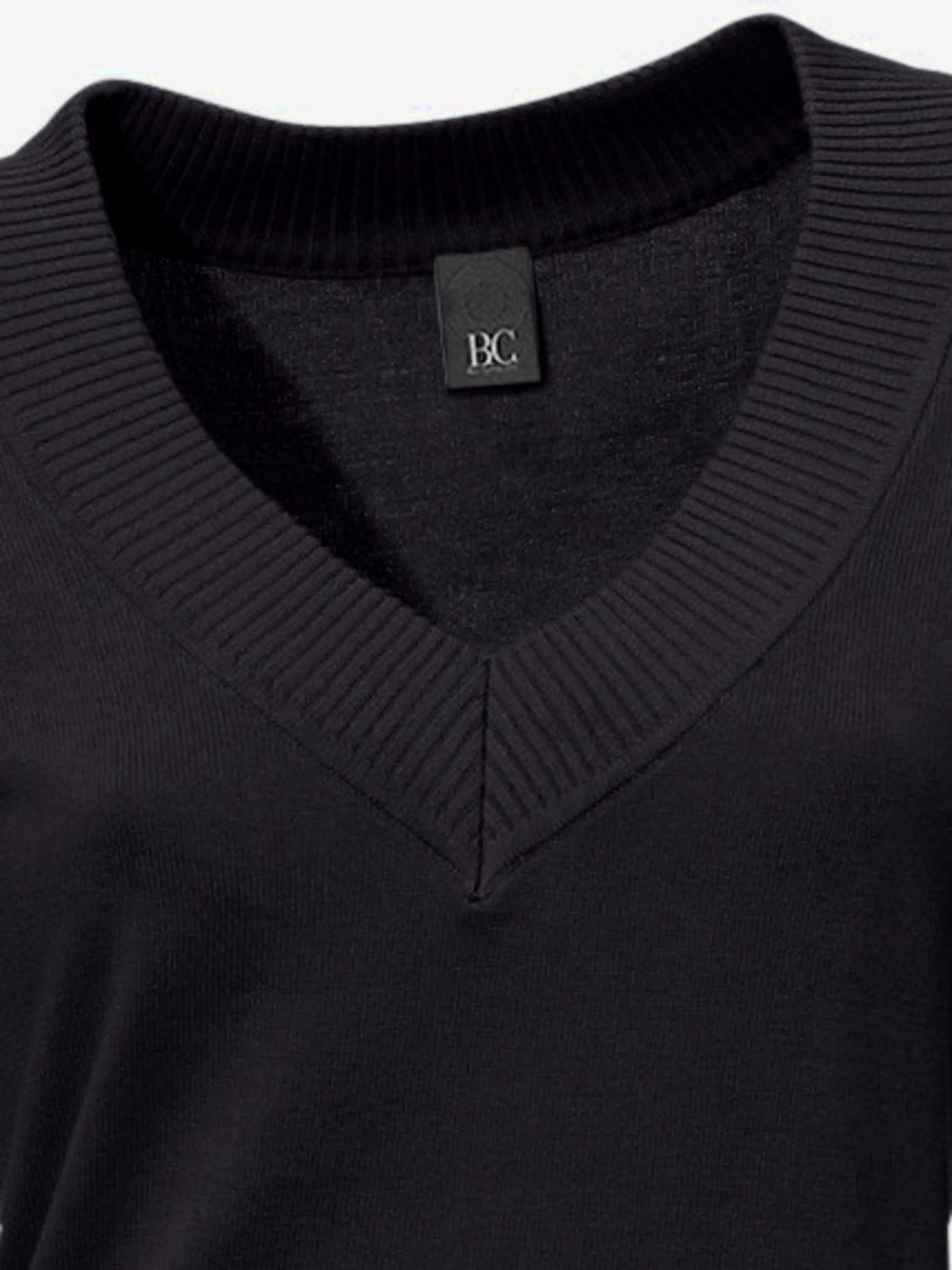 Joli pull basique à encolure en v