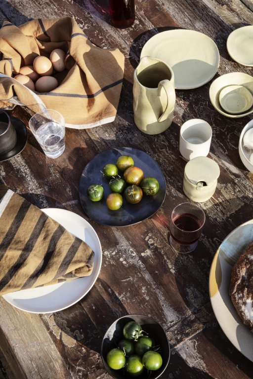 Ferm Living Flow ontbijtbord Ø22 off-white speckle