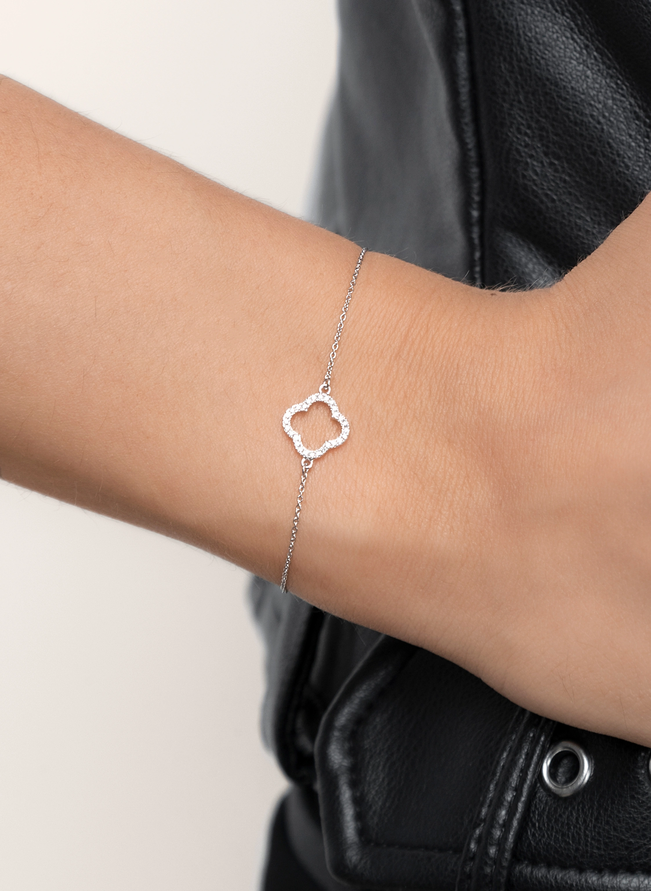 Leaf Armband CLOVER aus 18 Karat Weißgold mit Diamanten
