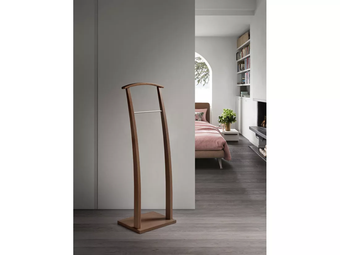 Valet de nuit - H117cm x L40cm x P28cm - hêtre massif noyer - Curves