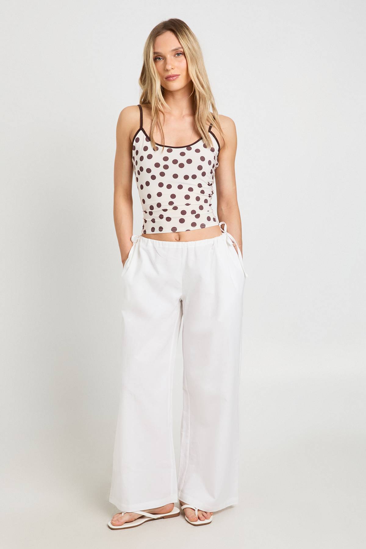 boohoo Pantalon Taille Basse Aspect Lin Avec Liens Latéraux Petite