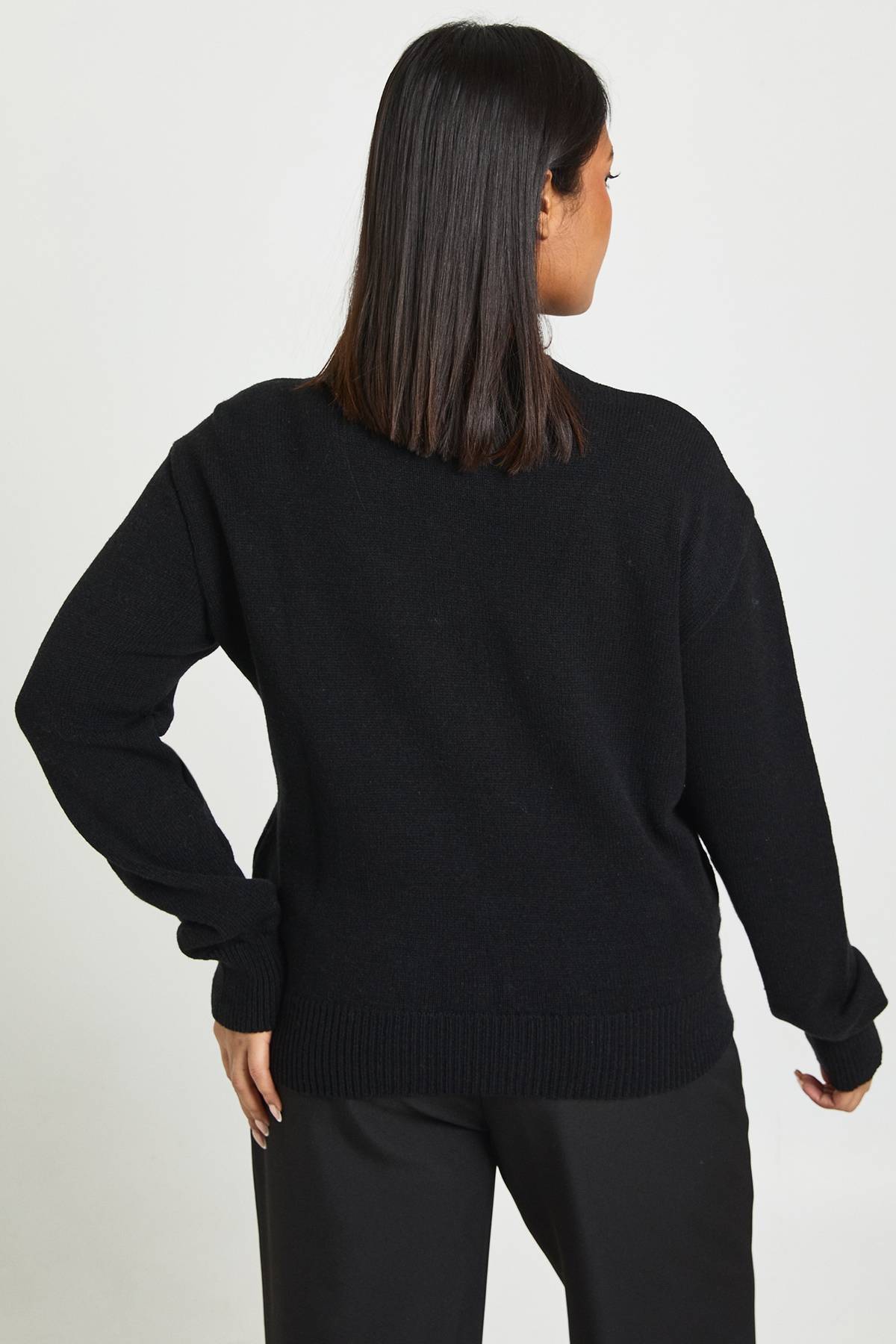 boohoo synthétiquell Col Rond à Boutons Dorés Grande Taille