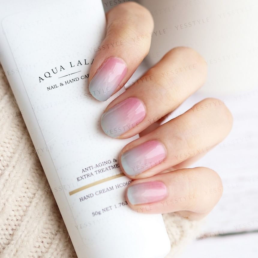 Lunacaca - Blissful Hydrangea Nail Art Stickers