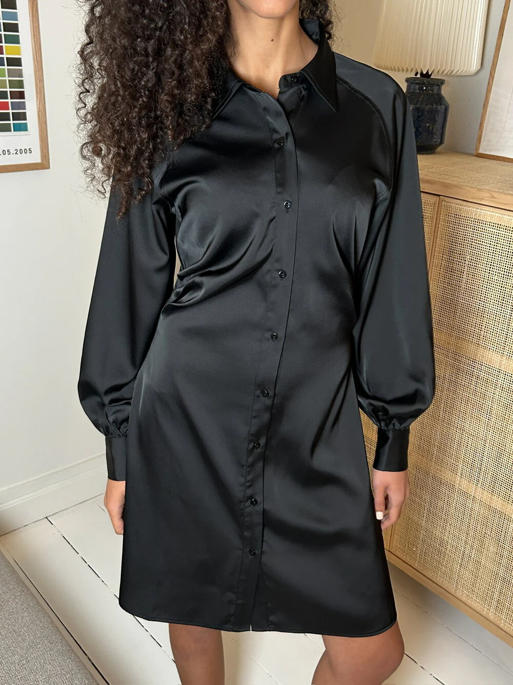 Neo Noir  Naila Sateen kjole - sort