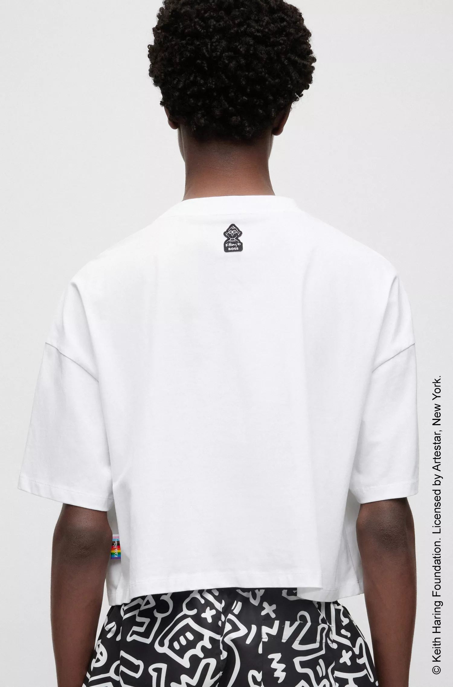 Camiseta BOSS preta - BOSS x Keith Haring, unissex, em algodão com estampa do logo.