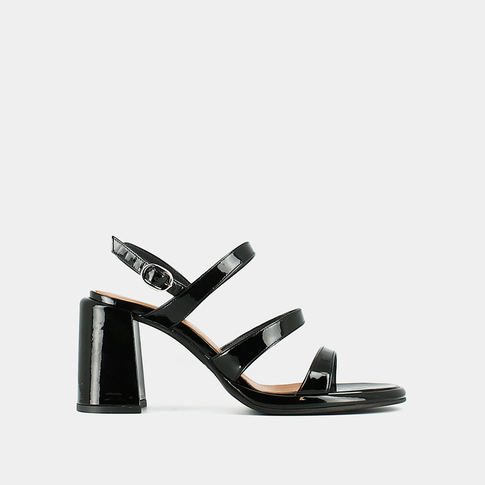 Sandales à brides  en vernis noir