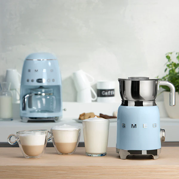 Chocolatière et mousseur de lait 500 W MFF11PBEU bleu azur Smeg
