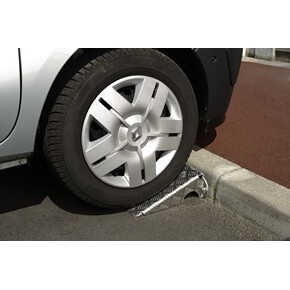 Petite rampe d'accès trottoir acier galvanisé