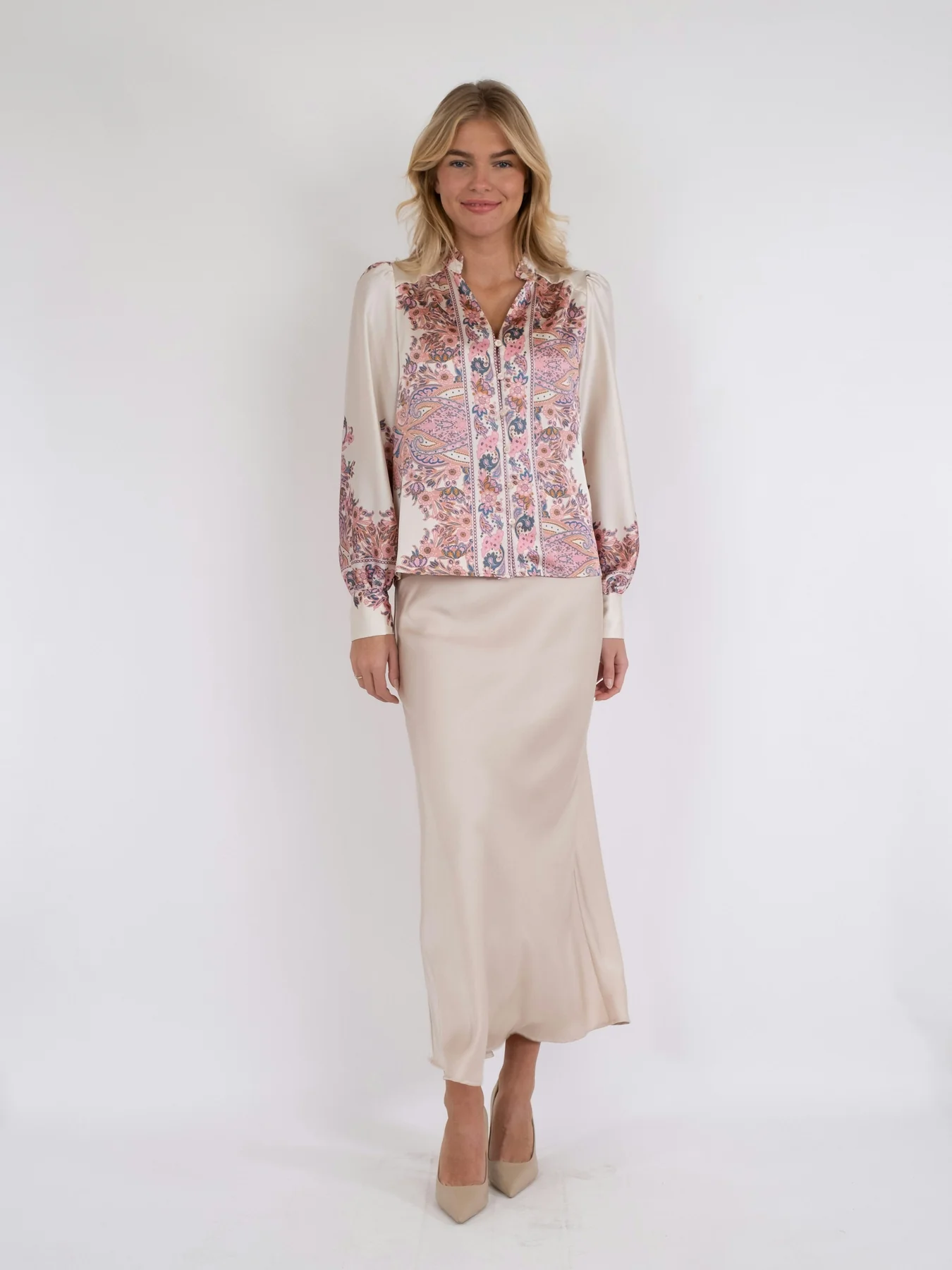 Neo Noir Massima Paisley Border Blouse light pink