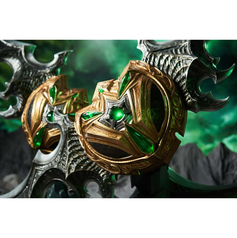 World of Warcraft- Warglaive of Azzinoth 2 units Replicas Scale 1/1 (MOUNT IS NOT INCLUDED)