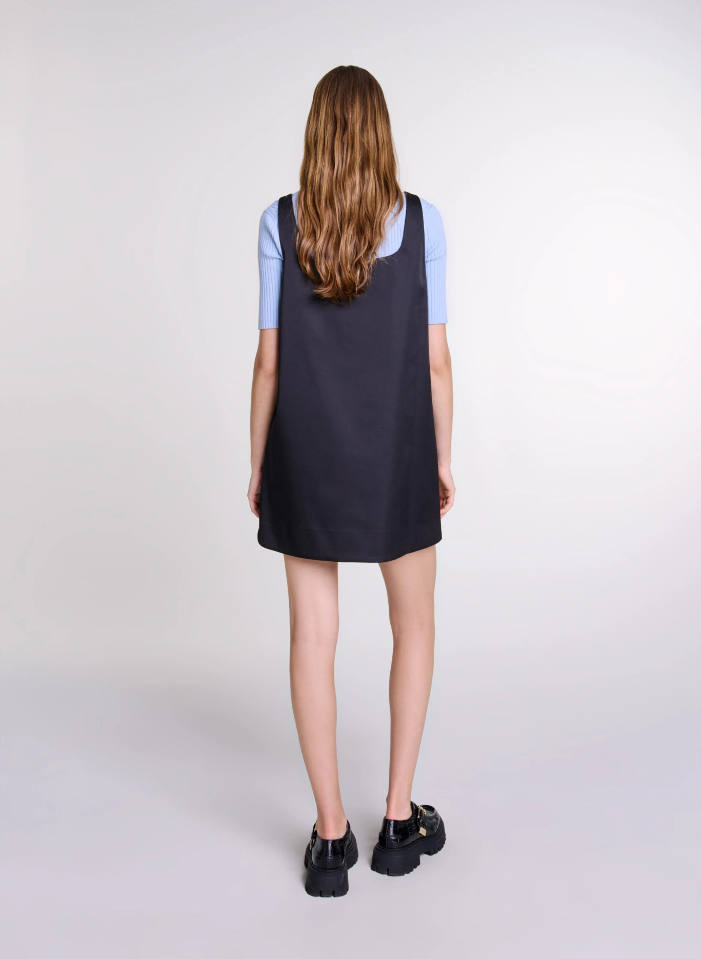 Robe courte col carré satinée | Noir