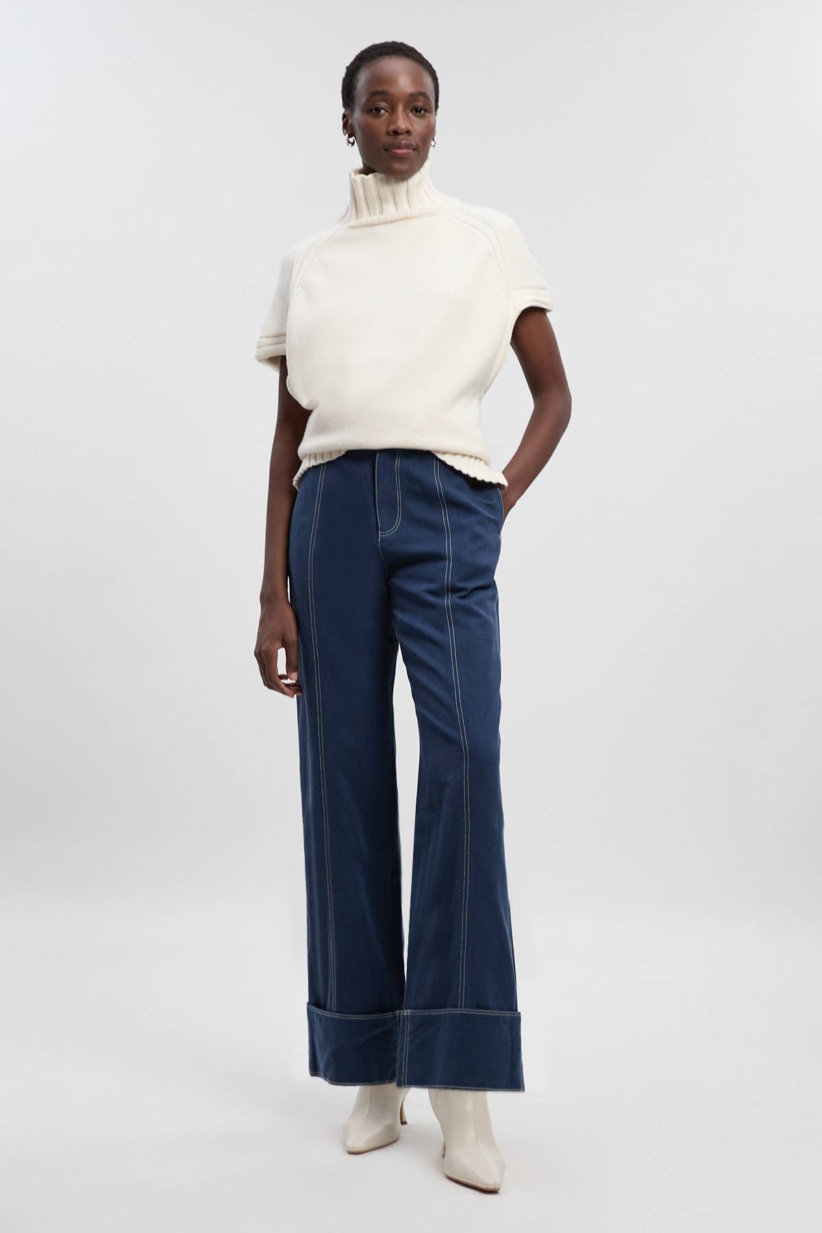 KarenMillen Pantalon Droit Tissé en Mélange Tencel Coton avec Surpiqûres Contrastantes