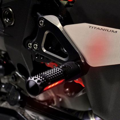 Repose-pieds Valter Moto COTE DROIT AVEC LED Universel