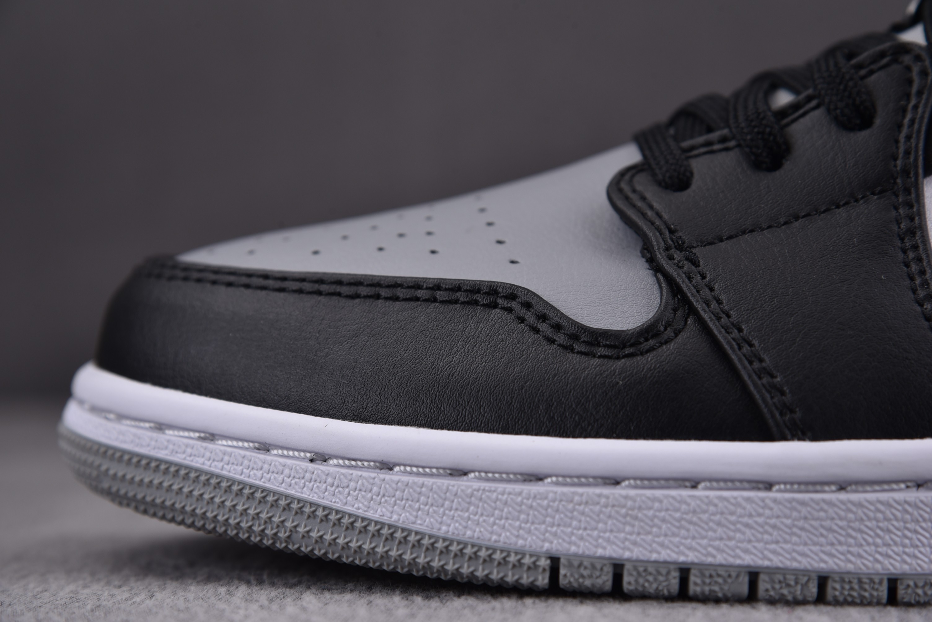 Jordan 1 Low Shadow