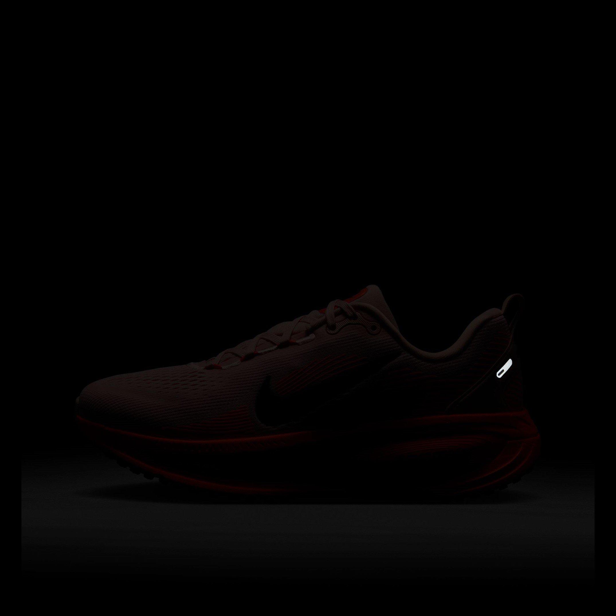 Nike Vomero 18 Road Running Shoes Womens