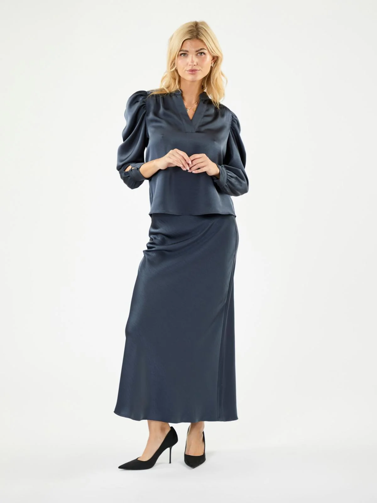 Neo Noir Rosslyn Heavy Sateen Blouse midnight blue