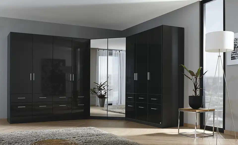 Drehtürenschrank, 4 türigCelle
