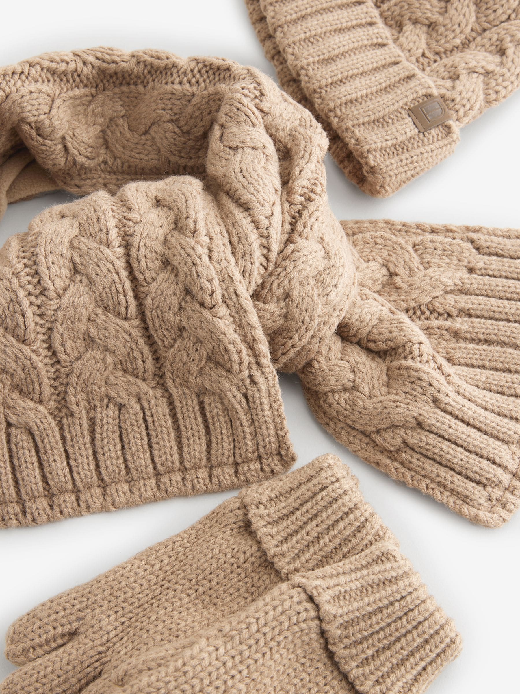 Naturel gebreid met kabelpatroon - Hoed, Handschoenen & Sjaals 3 delige Set (3-16jaar)