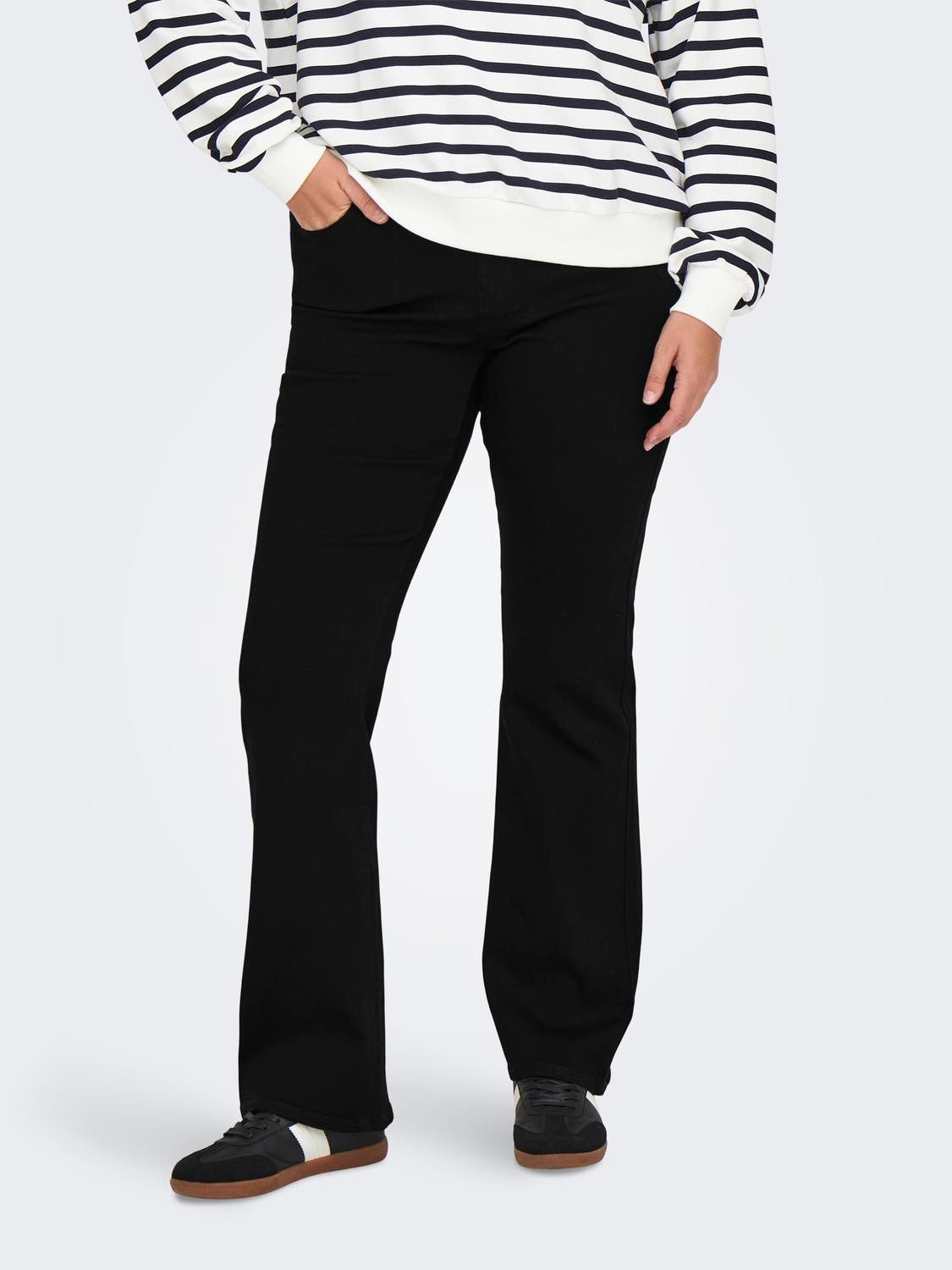 CARHELLA Mittlere Taille Retro-Fit, ausgestellt Jeans Black