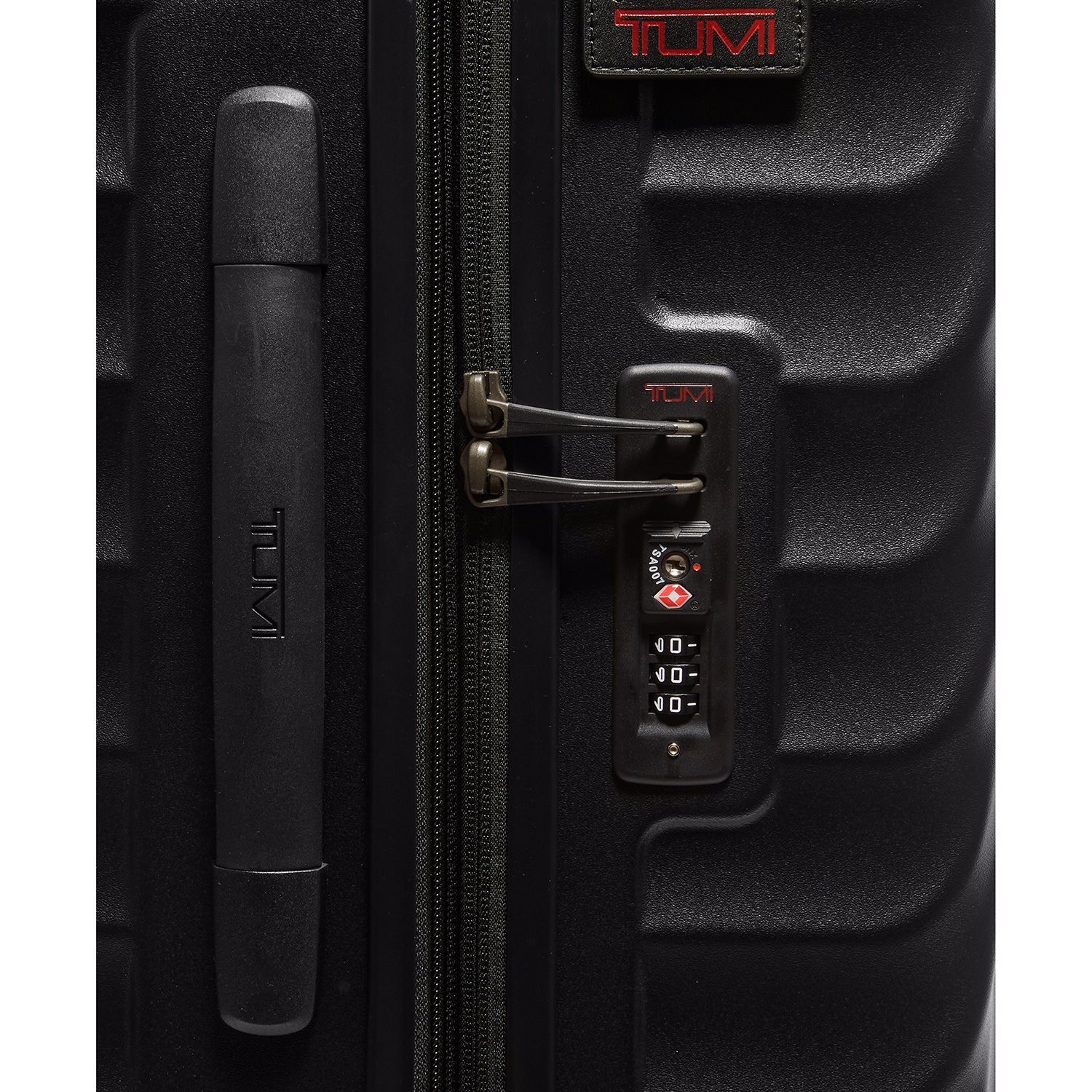 Tumi 19 Degree Ext Trip EXP 4 Whl P/C black texture