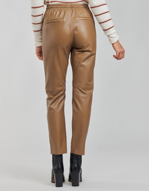 Oakwood - GIFT - Camel