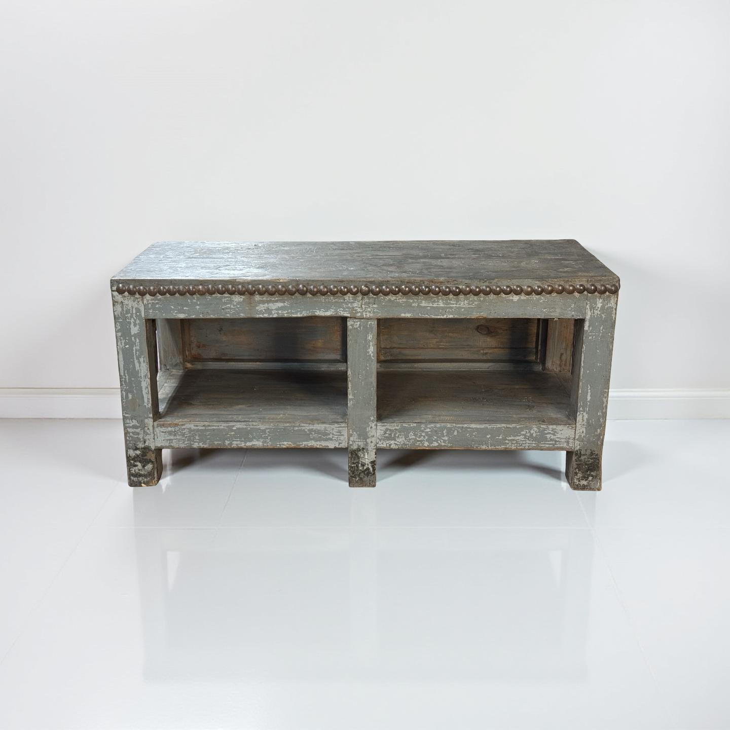 Dressoir grijs met authentieke nagelrand