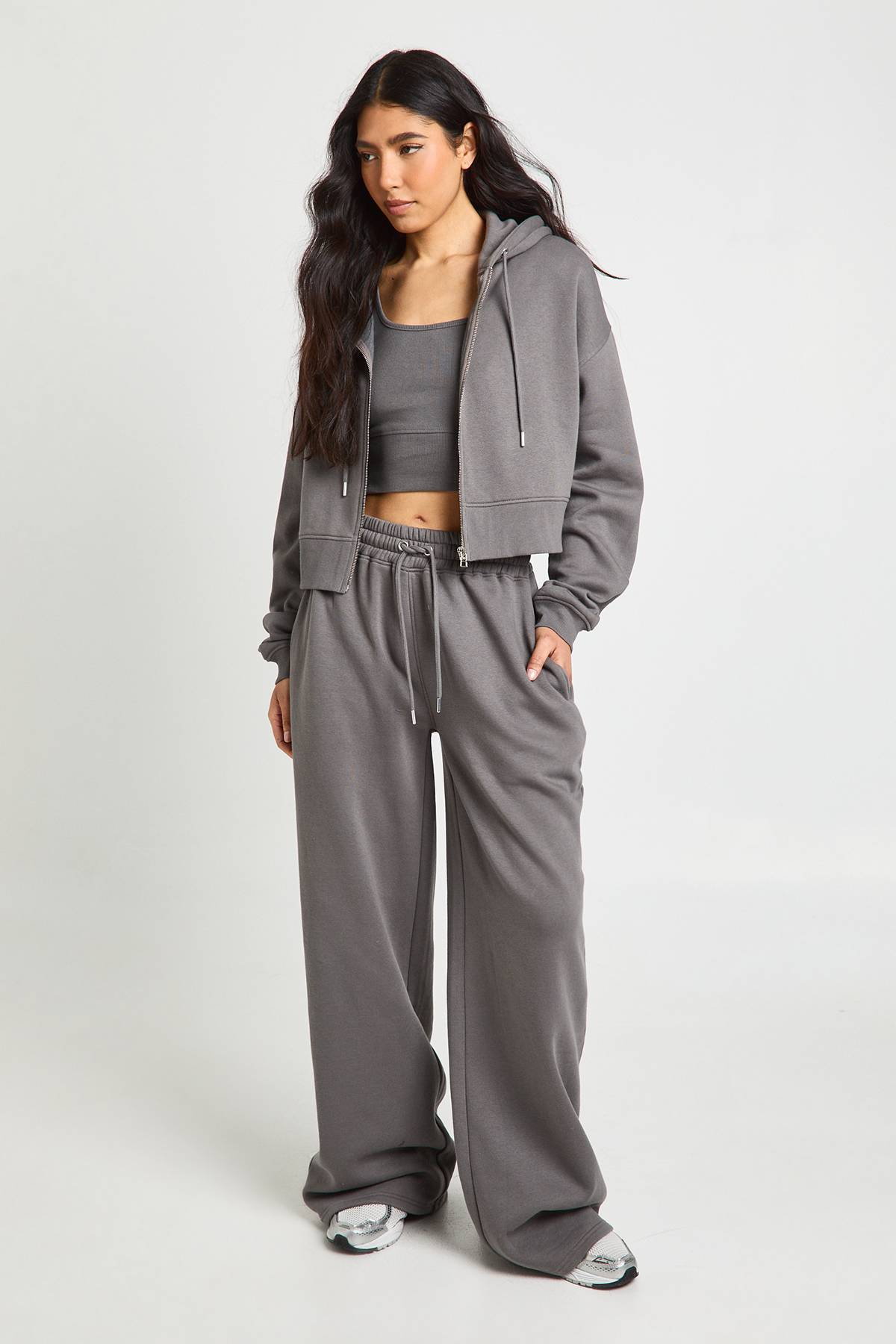 boohoo Ensemble de Jogging à Casynthétiqueche 3 Pièces avec Top Court à Ourlet Profond Tall