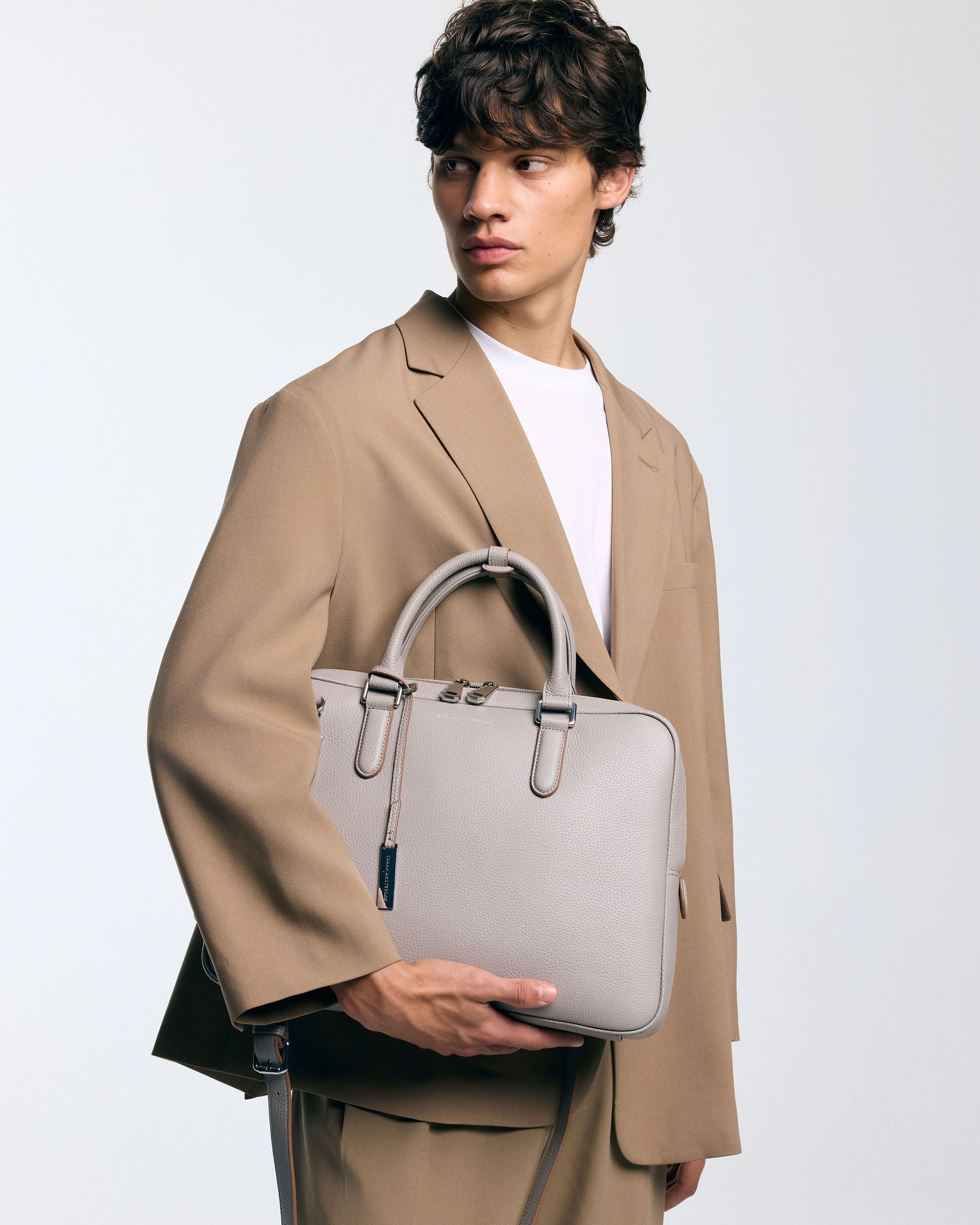 ADAM | TAUPE