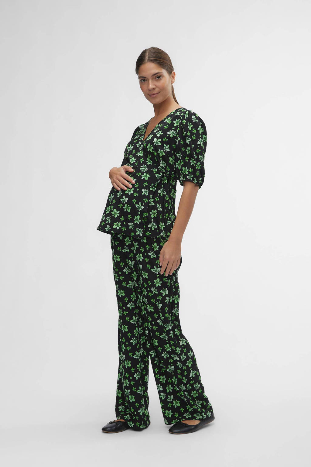 MAMALICIOUS gebloemde loose fit broek MLELLINOR van polyester zwart/groen