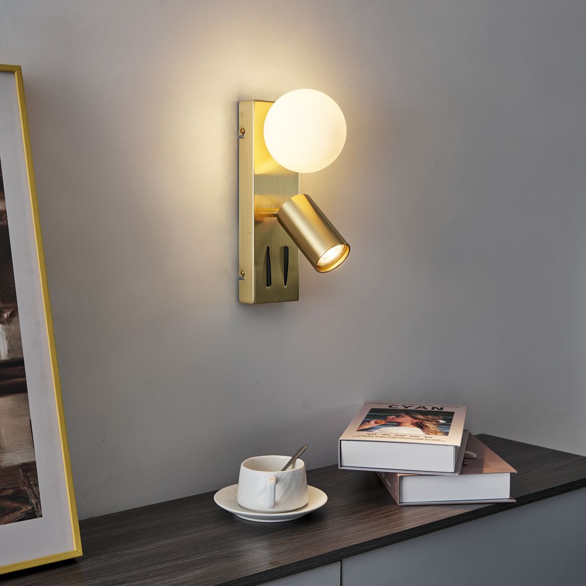 Moderne wandlamp messing 2-lichts kantelbaar met USB-C poort - Lesly