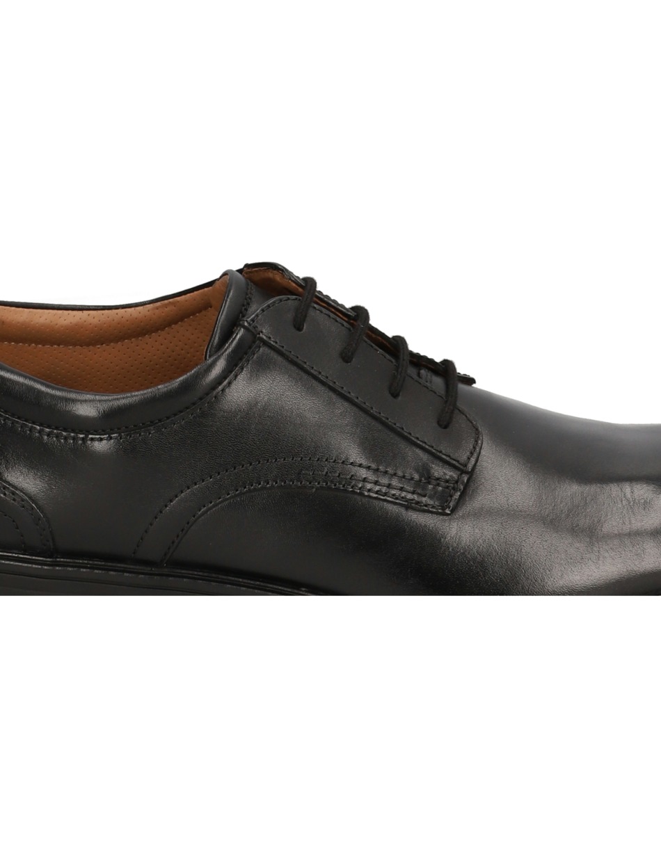 UN ALDRIC LACE