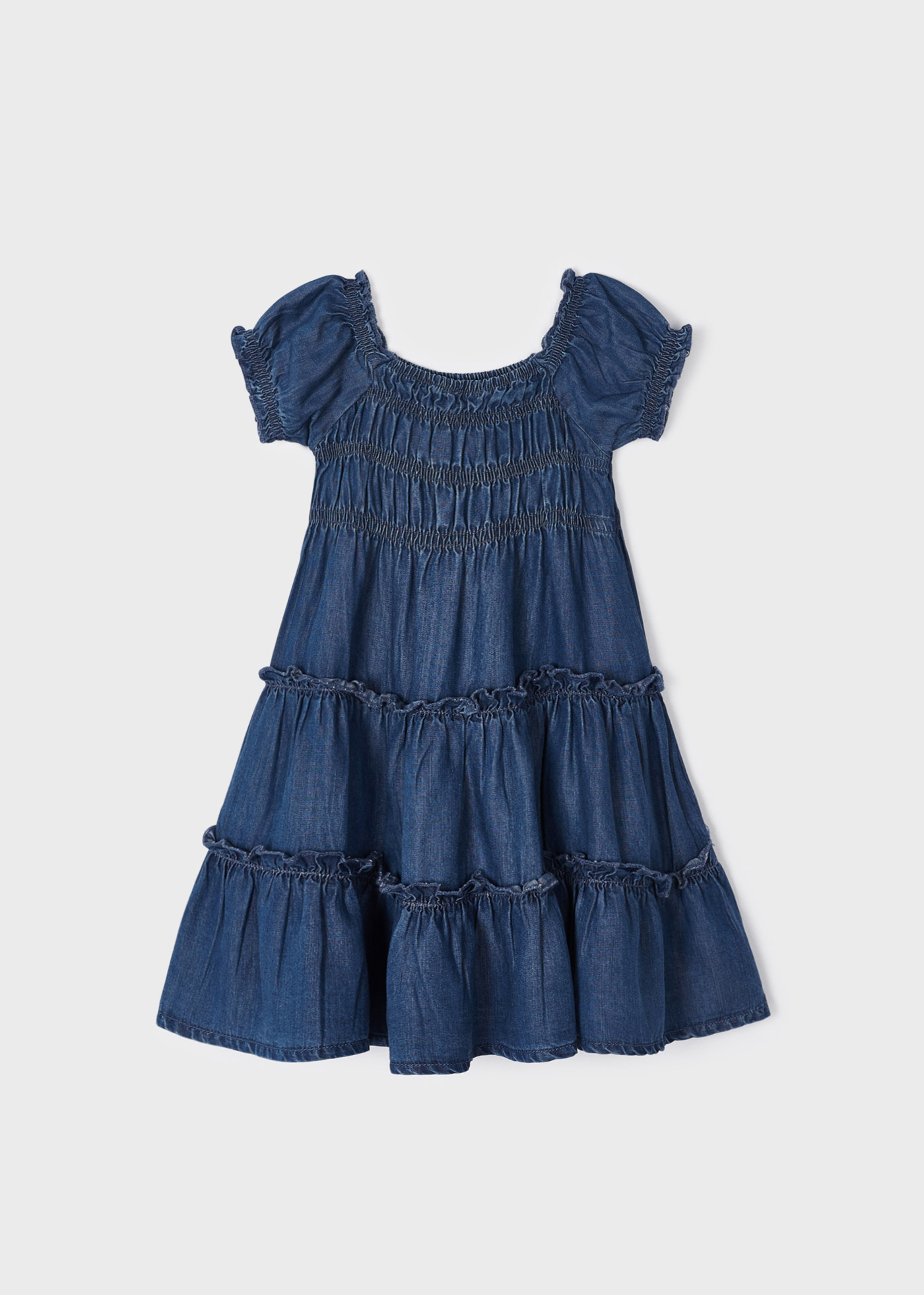 Vestido fluido infantil confeccionado em TENCEL™ Lyocell