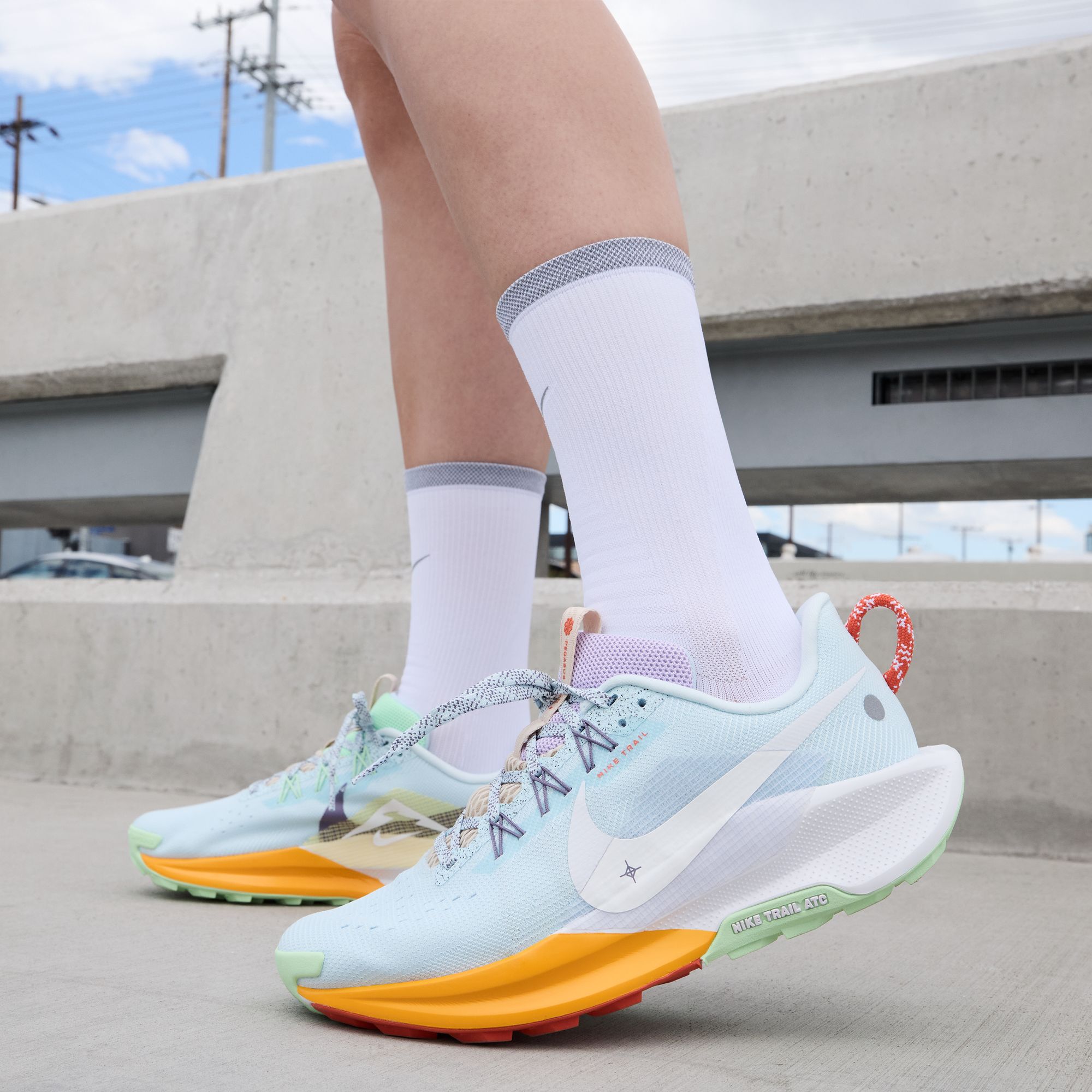 Pegasus Trail 5 Dame 402/Glacier Blue/White/Daybreak/Sundial
