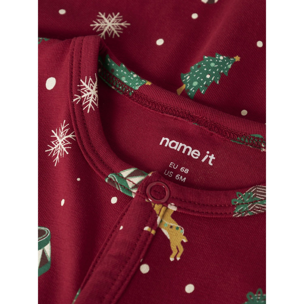 Køb Name It Jule Natdragt Jester Red Xmas AOP