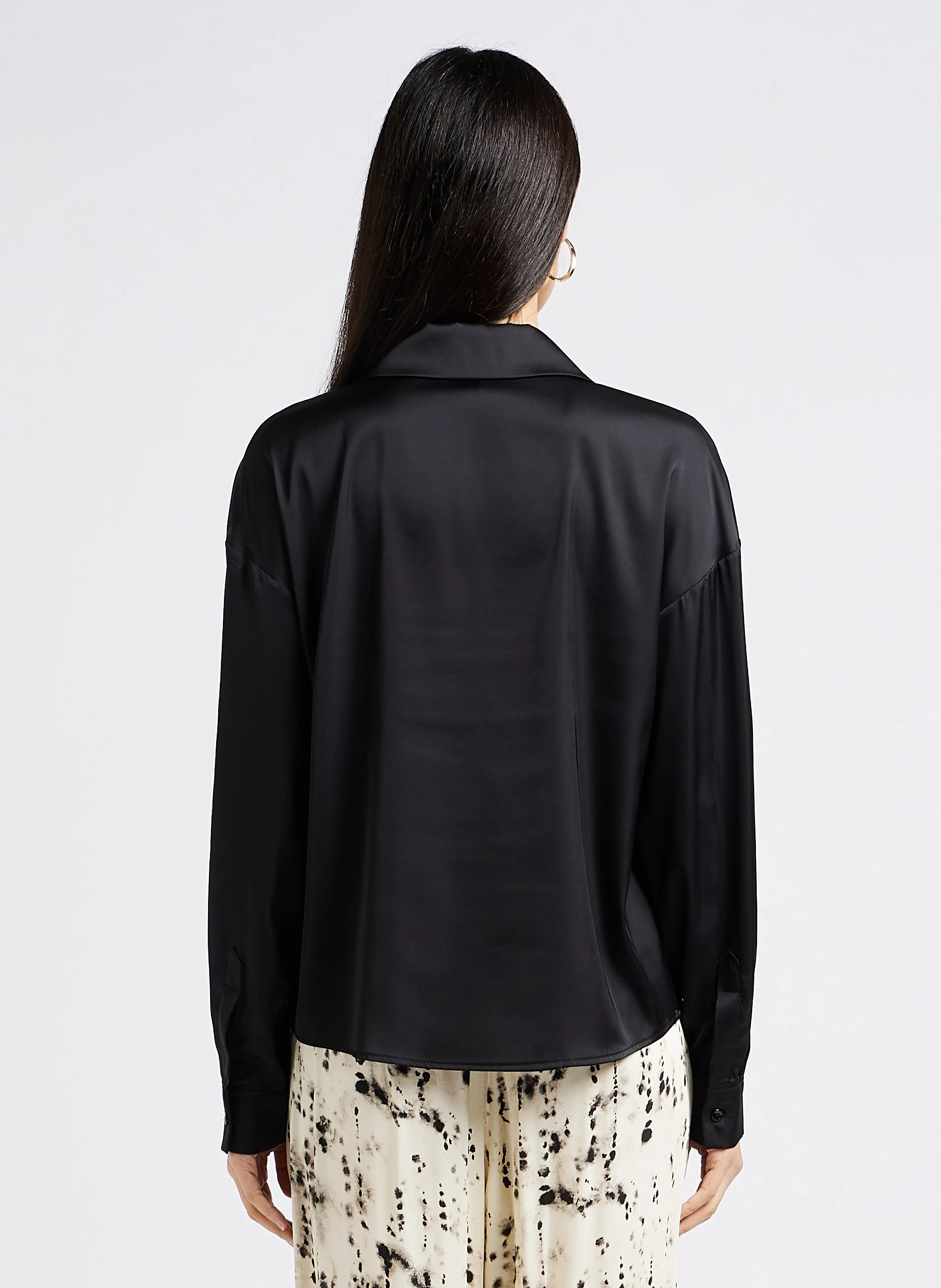 Chemise ample fluide col tailleur aspect satiné | Noir