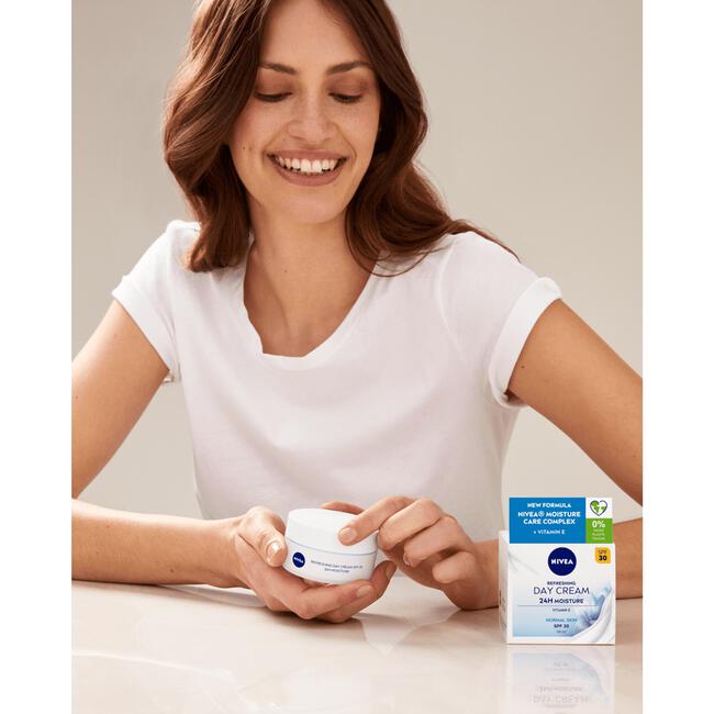 NIVEA Essentials +24h Hydraterende Dagcrème SPF30 50 ML
