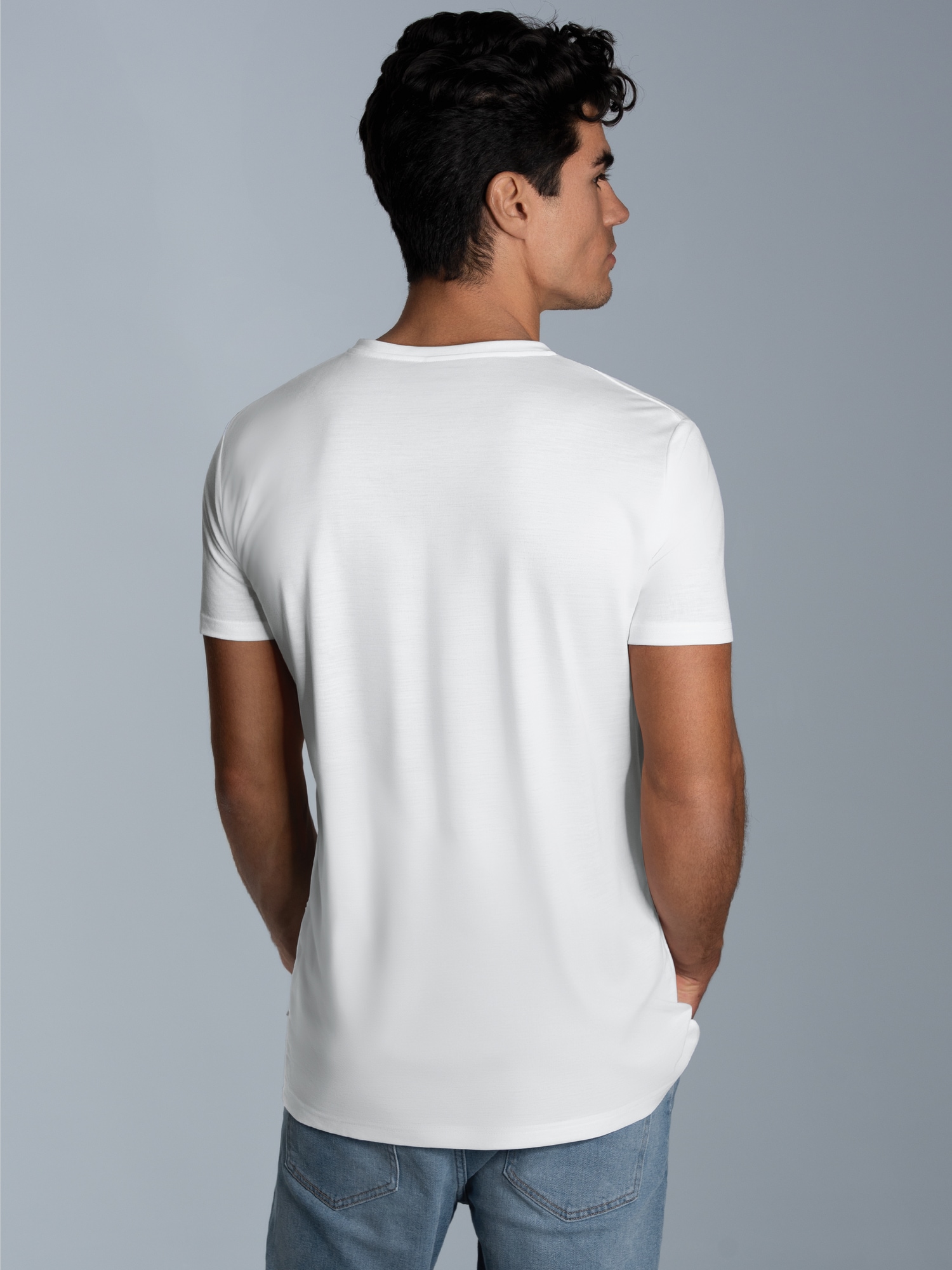 V-Shirt aus 100% Lyocell Weiss