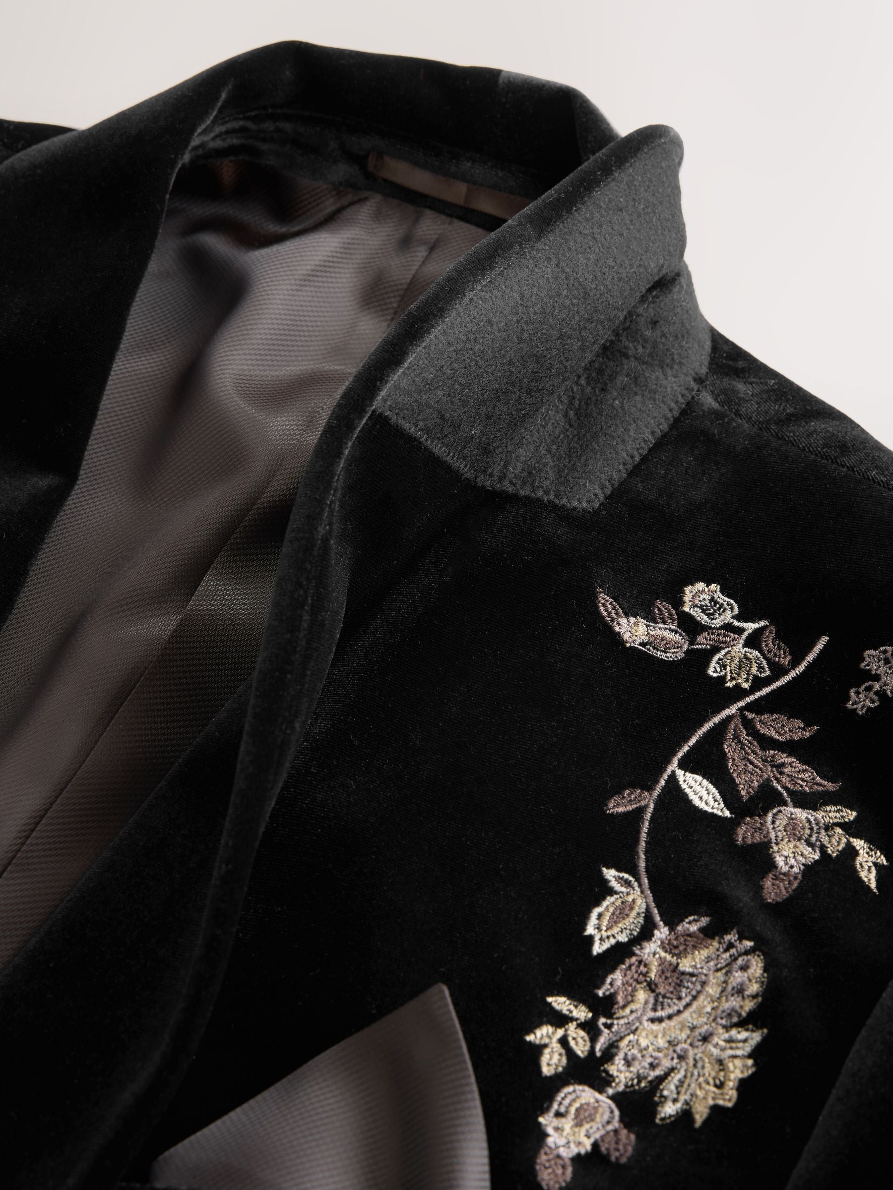 Zwart bloemenprint - Embroidered Velvet Blazer