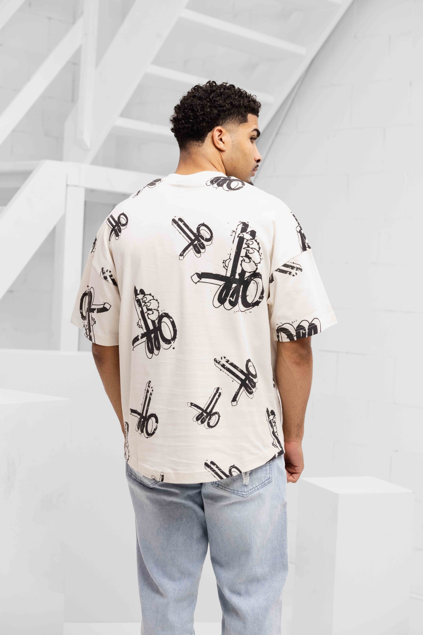 Off The Pitch Off Mark Loose Fit T-shirt Heren Wit/Zwart