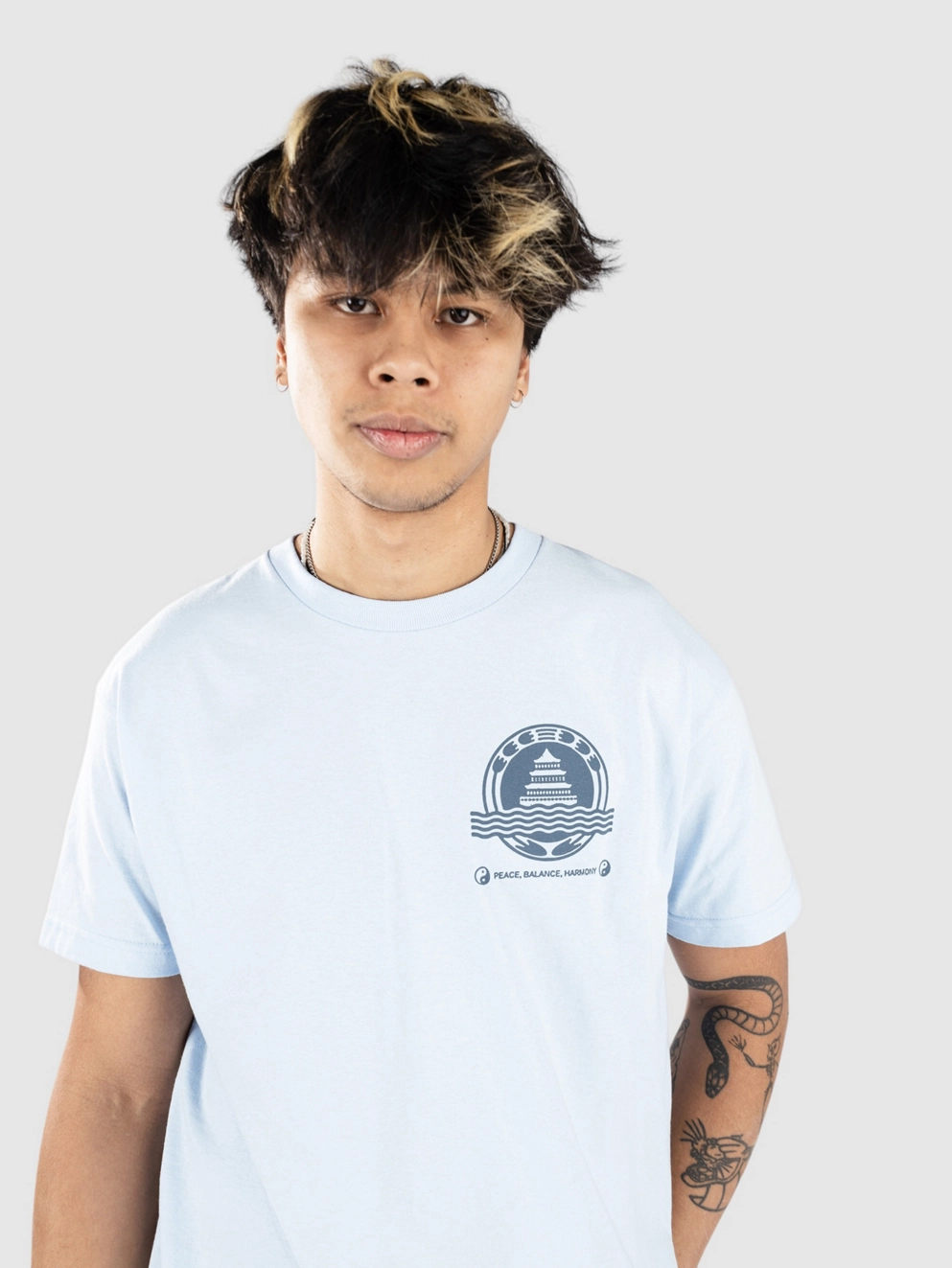 Smile And Wave Temple T-Shirt sky blue