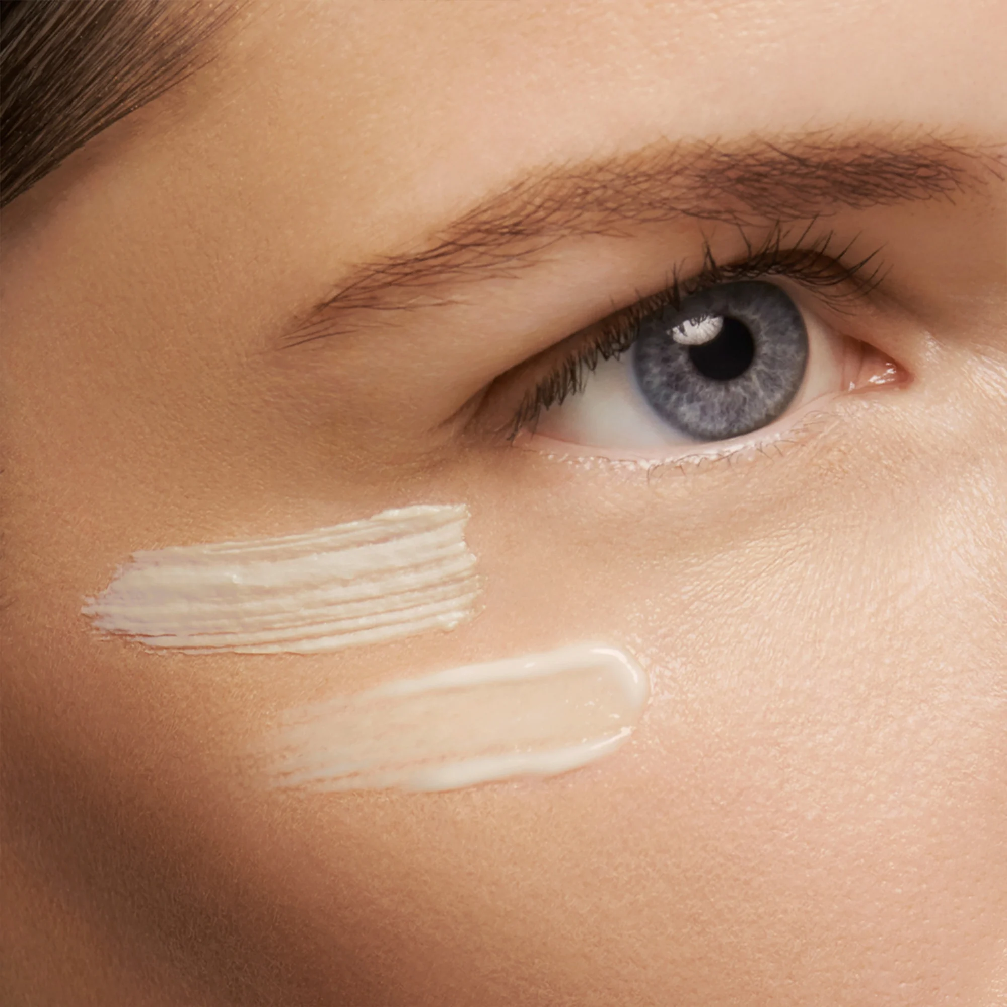 Re-Nutriv Lift Régénérante Jeunesse Crème Contour des Yeux Riche |