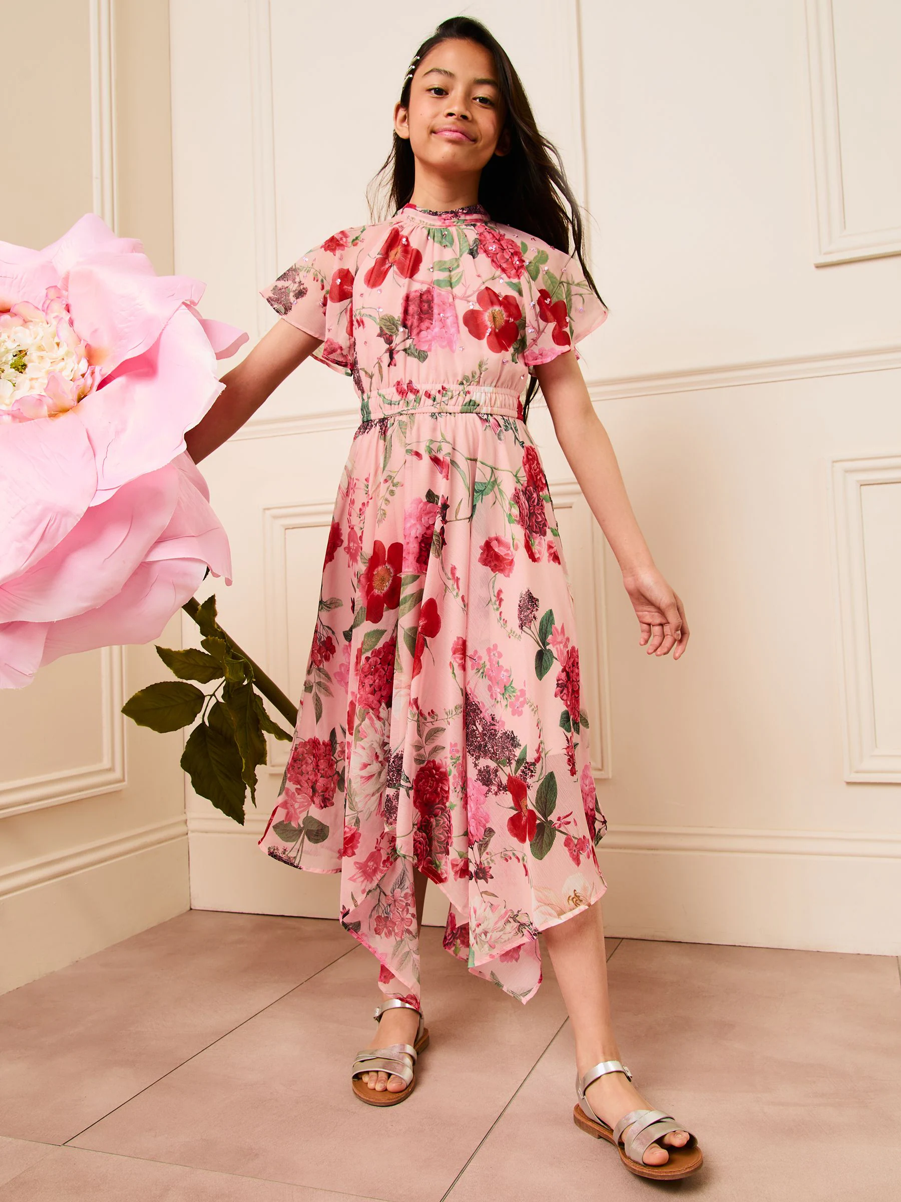 Lipsy Chiffon gelegenheidsjurk met puntige zoom (5 - 16 jr)