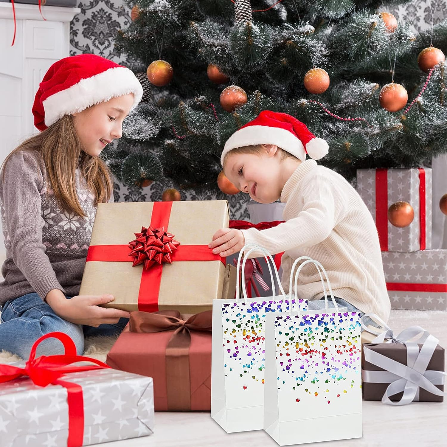 (12er Set) 15x21cm Kraftpapier Tüten Geschenktasche Herzen Papiertüten Gift Bags - Weiss / Bunt