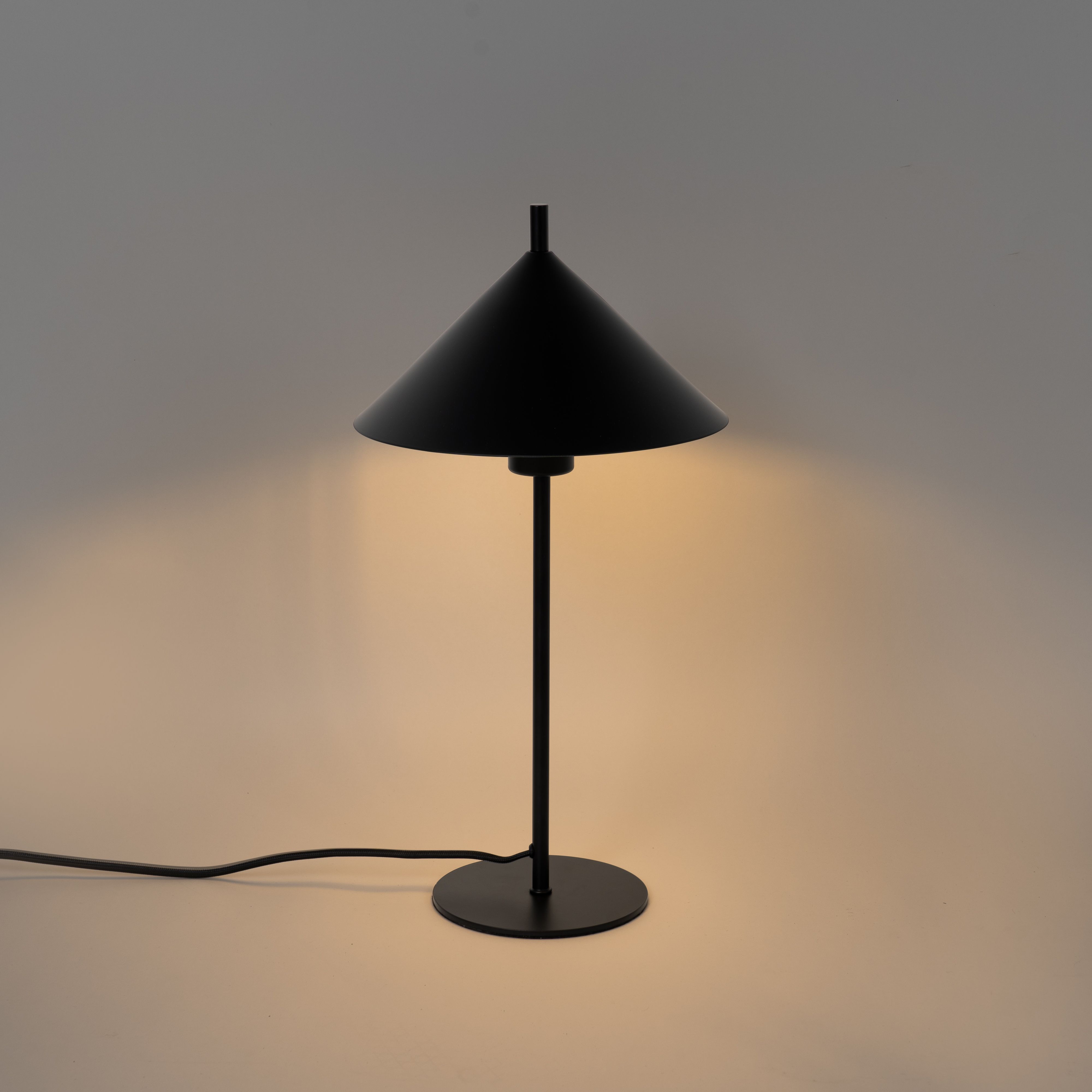 Design tafellamp zwart - Triangolo