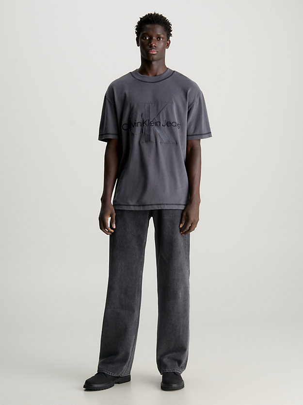Camiseta com monograma e modelagem relaxada