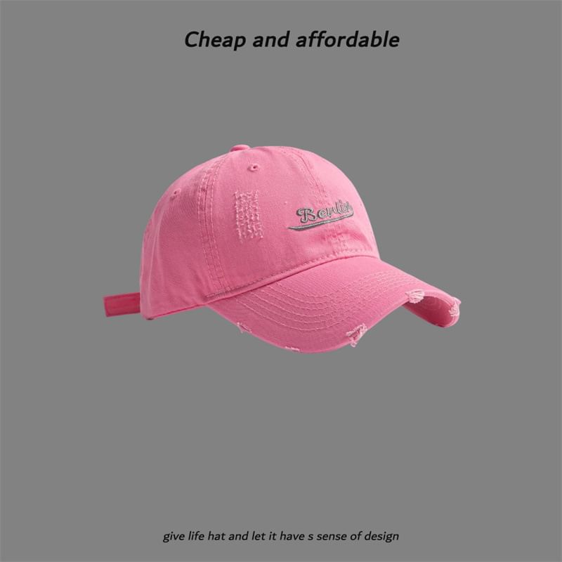 Oktokki - Letter geborduurde pet met distressed patroon